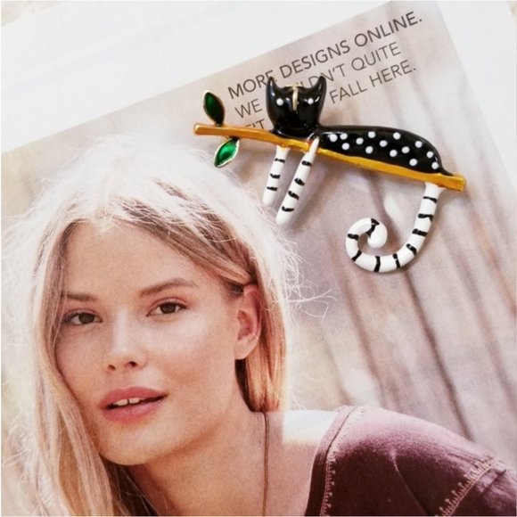 18K Gold Lazy Cat Brooch - Picture 12 of 16